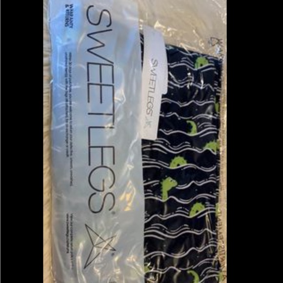 Sweetlegs NWT into the deep petite - Picture 9 of 9